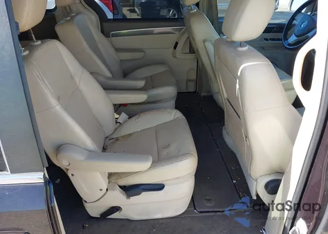 2010 Volkswagen Routan Se from USA, damaged, VIN 2V4RW3D15AR246033